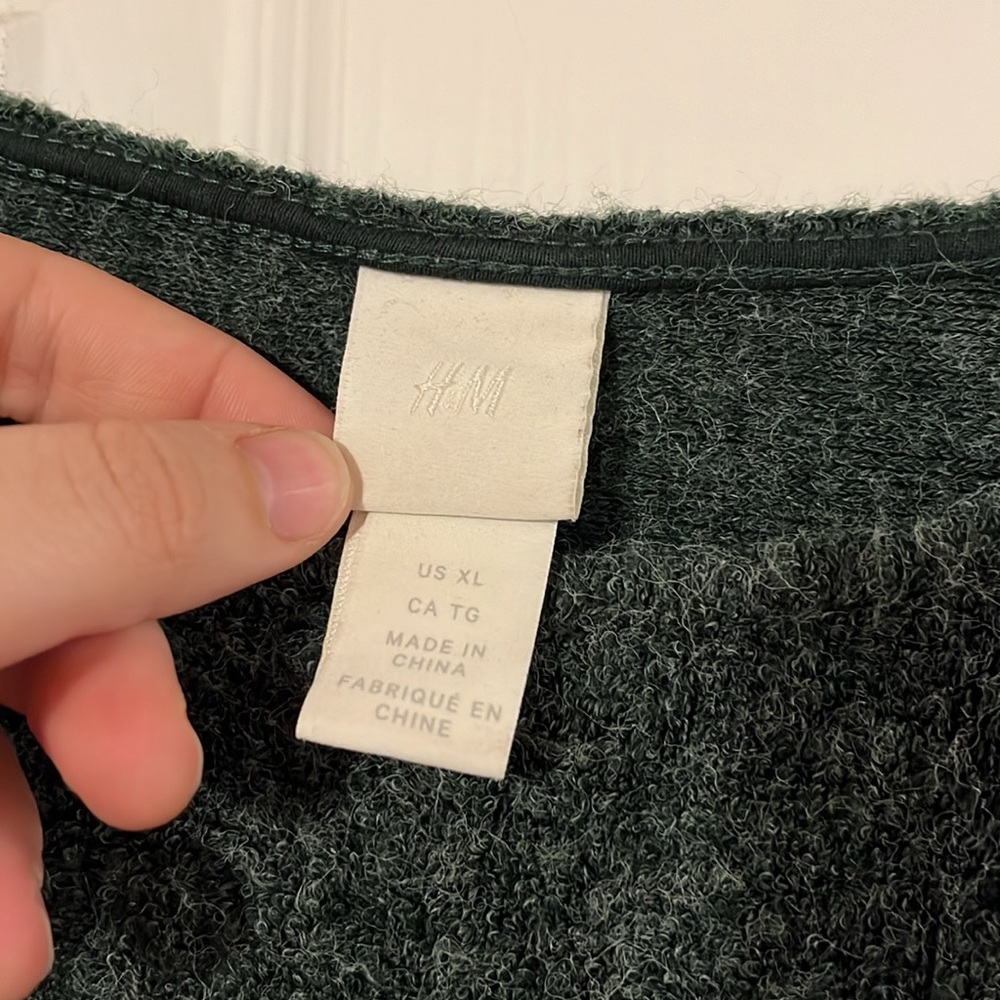 H&M Sweater - Picture 2 of 2